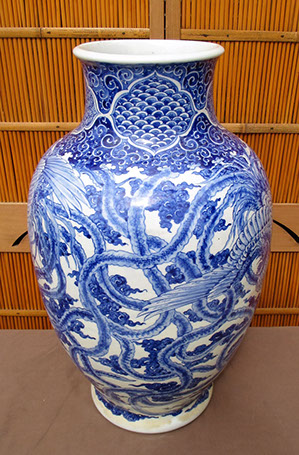 Side view2 - Large Japanese porcelain blue and white vase. Large phoenix, hand-painted, ikebana, Japanese gardens, interior design, Los Angeles
