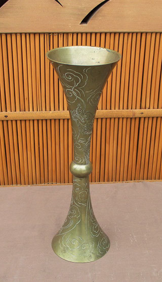 Tall bronze vase, flared rim; etched dragon in clouds. Etched signature, for Japanese interior design, tea ceremony, Japanese garden, antique 